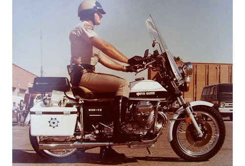 Arizona police officer on motorcycle picture