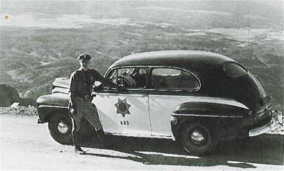 Colorado police car and officer image