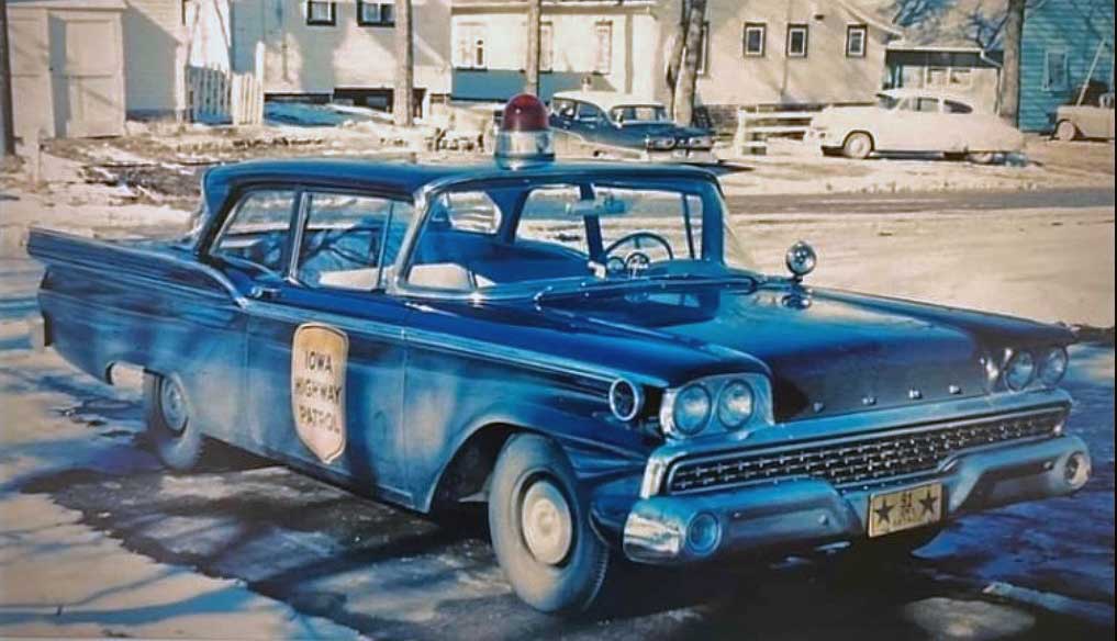 iowa police car