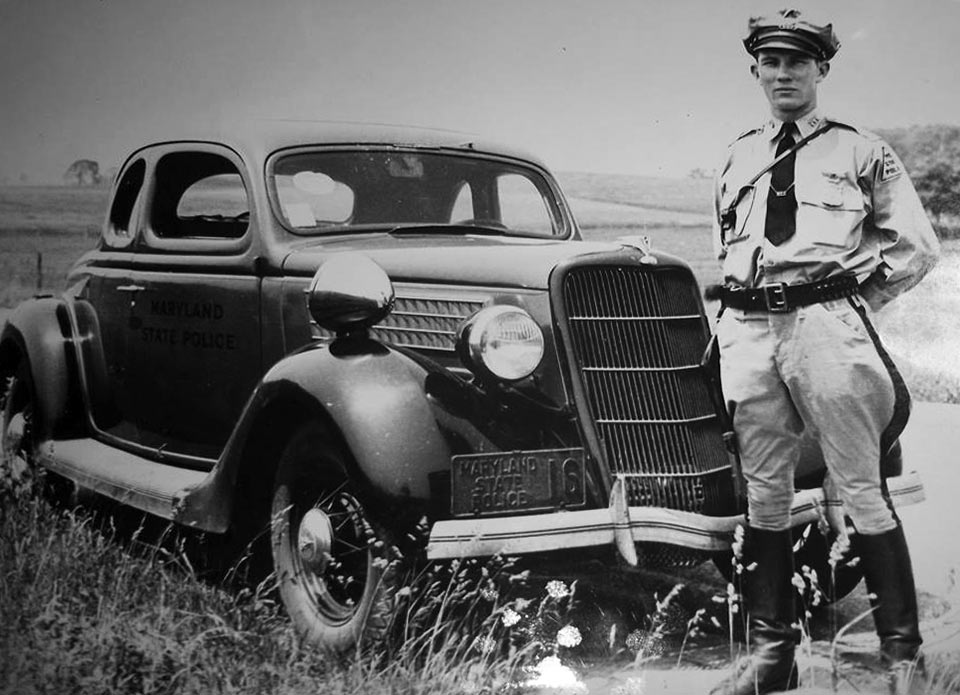 Maryland 1935 police car and officer