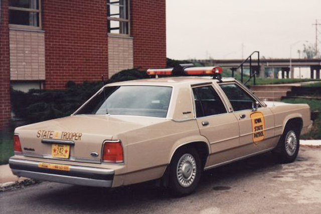 Iowa :: State Trooper Plates